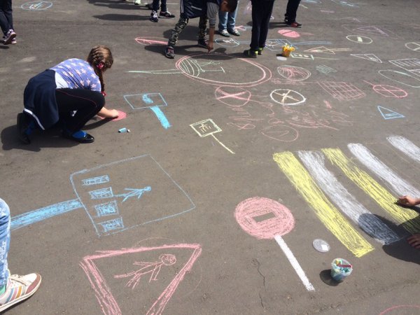 Рисование на асфальте по ПДД