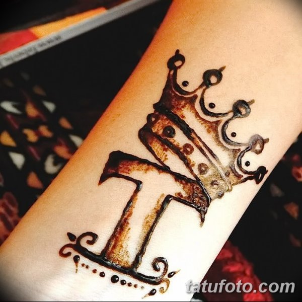 Нарисовать корону хной