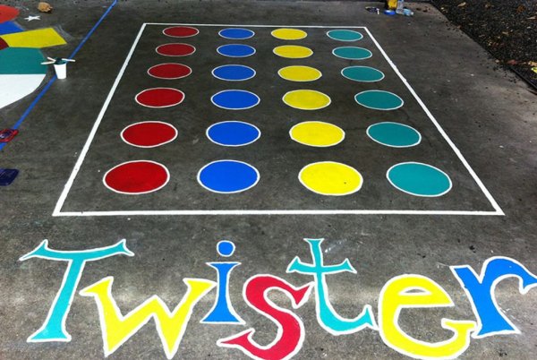 Игра на асфальте Лабиринт