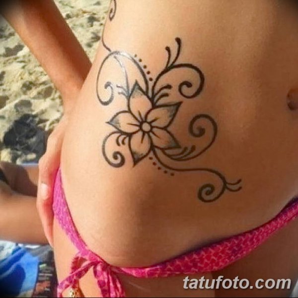 Тату хной на боку