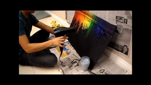 Рисунок восковыми мелками и феном