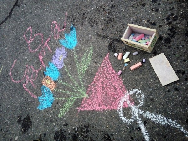 Рисунок на асфальте фотосток