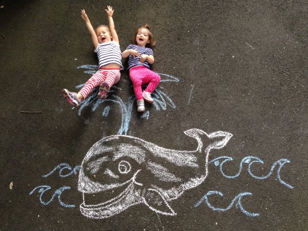 Детские рисунки мелом