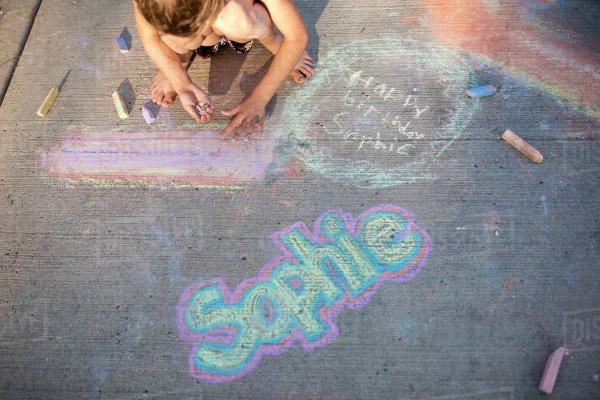 Рисунки мелом на бетоне