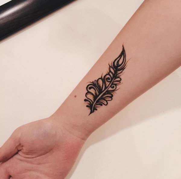 Мехенди на запястье маленькая