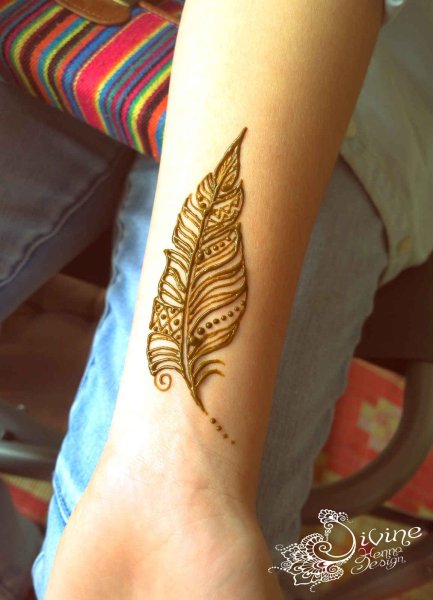 Тату хной перо