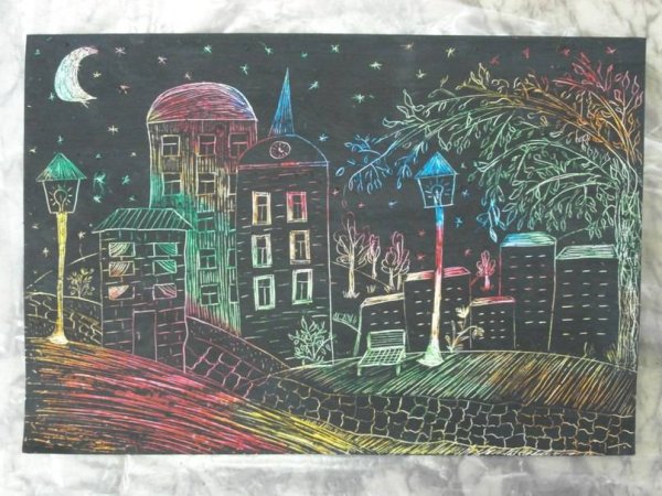 Ночной город в технике граттаж