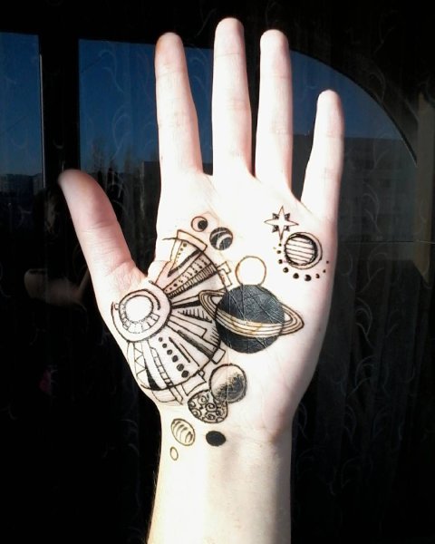 Тату хной планеты