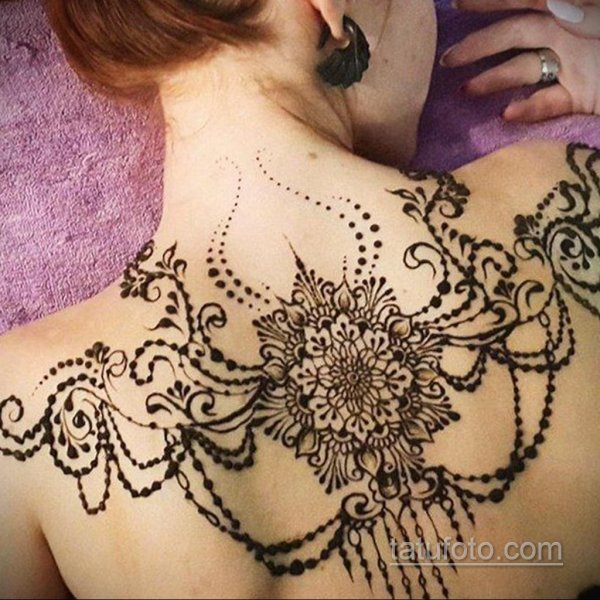 Мехенди на спине