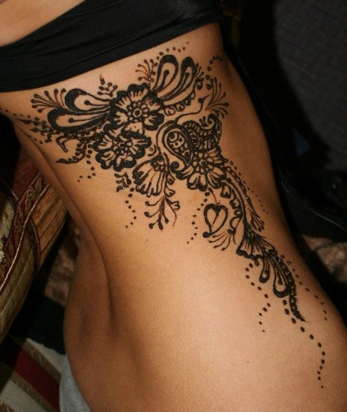 Хна на теле