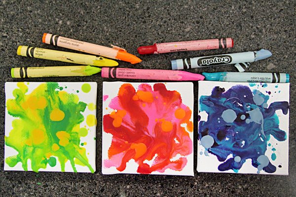 Картина из восковых мелков