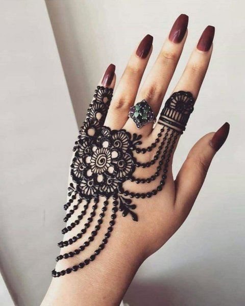 Менди тату хной