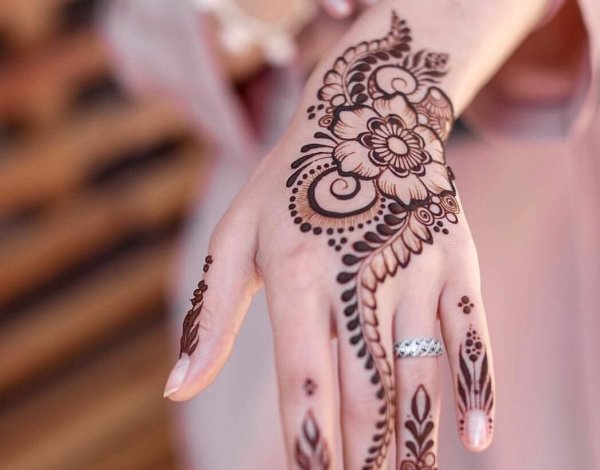 Хина накишлари