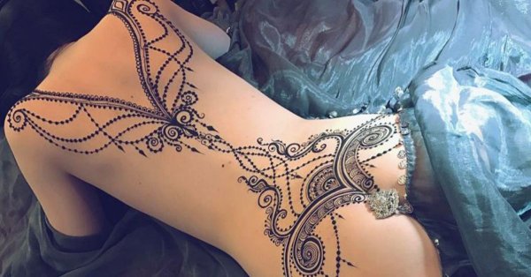 Мехенди на пояснице