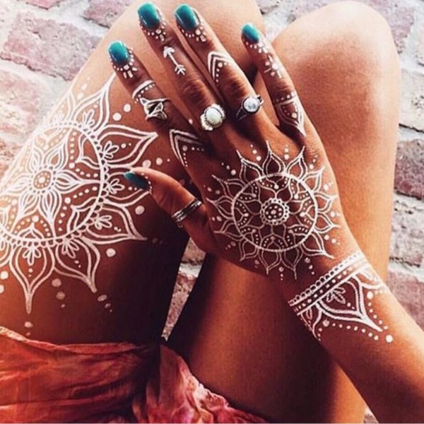 Мехенди белой хной