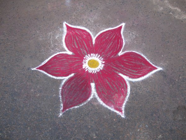 Цветы мелом на асфальте
