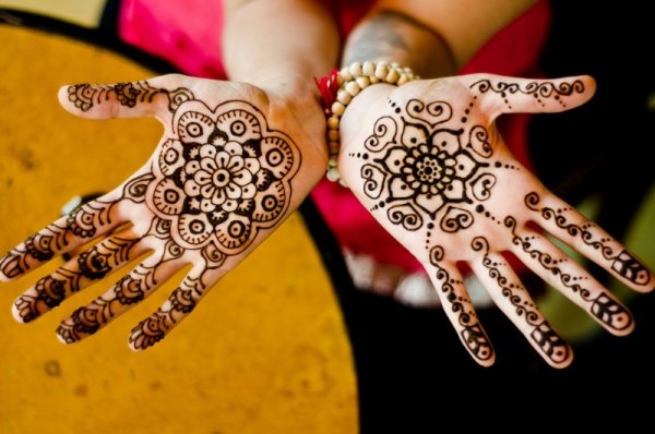 Хной на руке лёгкие и красивые