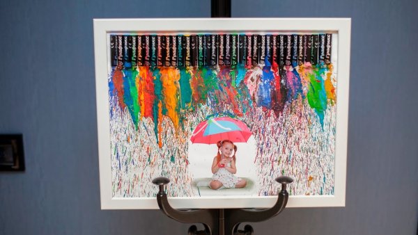 Картина из восковых мелков