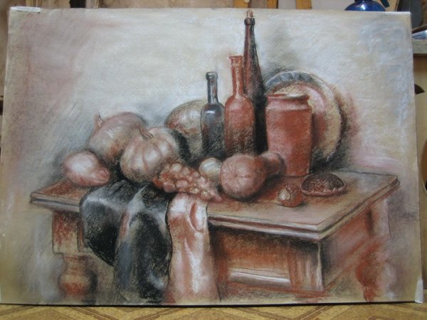 Натюрморт сангиной и углем