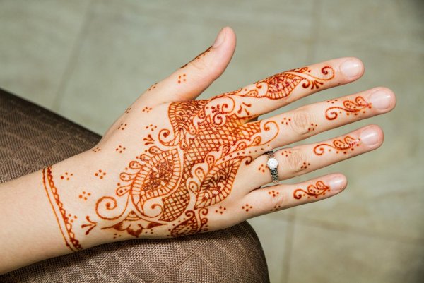 Мехенди коричневая