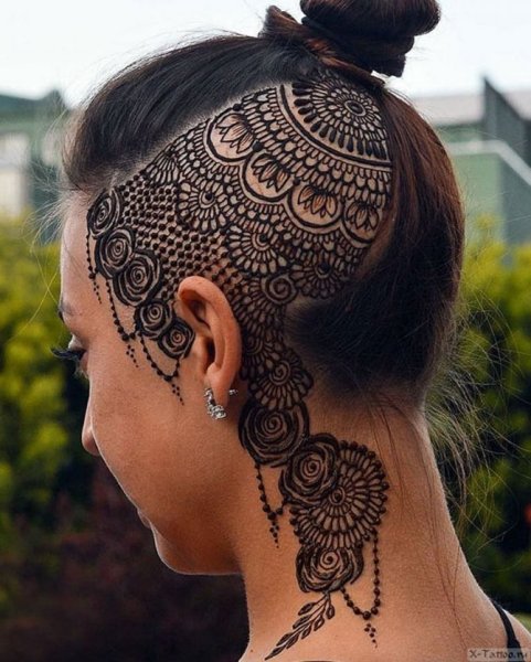 Мехенди на голове