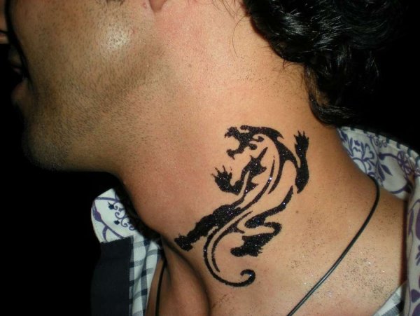 Тату на шее мужские узоры