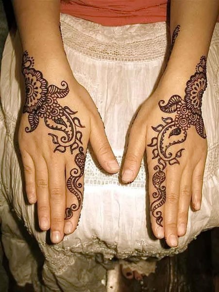 Мехенди на двух руках
