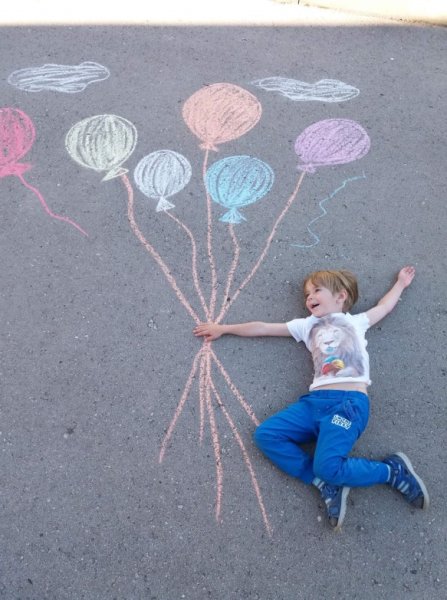 Рисуем мелками на асфальте