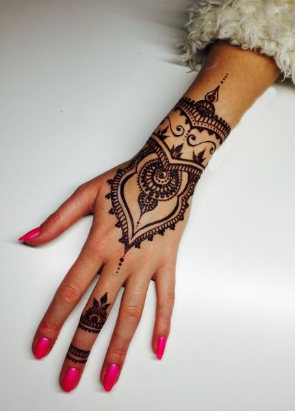 Хна на руке