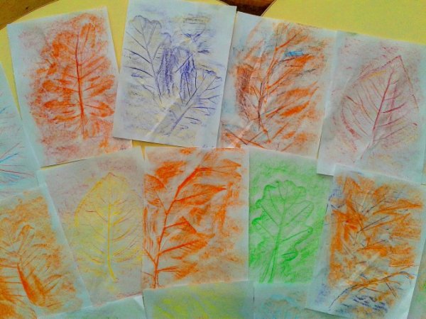 Рисование восковыми мелками и акварелью осень