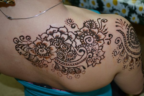 Тату хной надписи