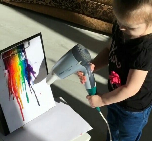 Восковые мелки и фен