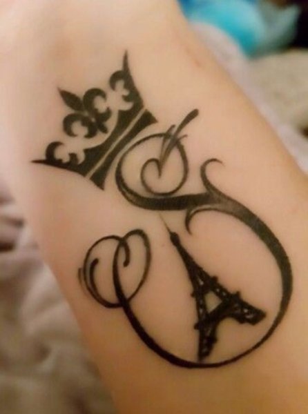 Мехенди буквы на руке