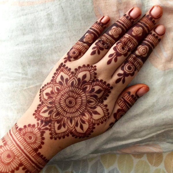Рисунки коричневой хной