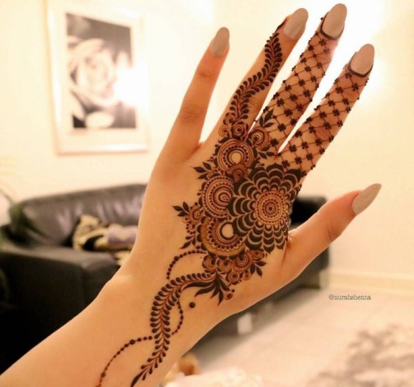 Рисунки белой хной