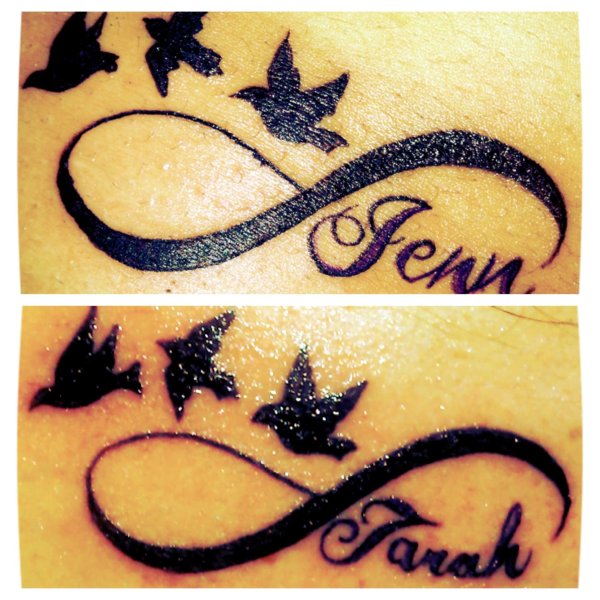 Тату бесконечность с ласточками