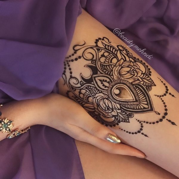 Роспись хной на ноге