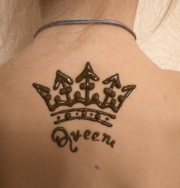 Тату хной корона
