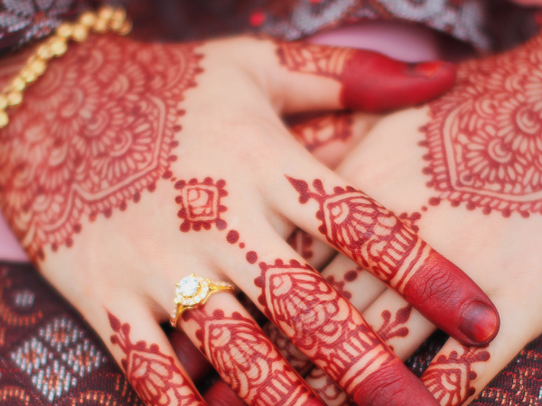 Красное мехенди