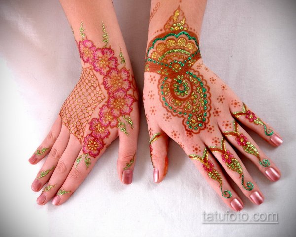 Цветное мехенди