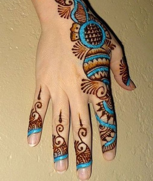 Мехенди разноцветное