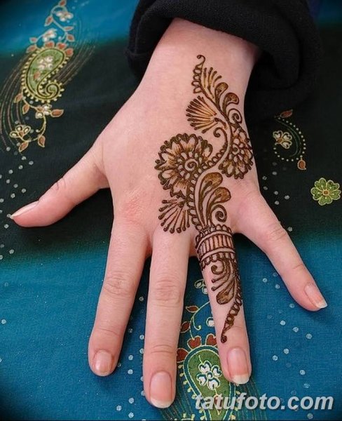 Тату хной на руке