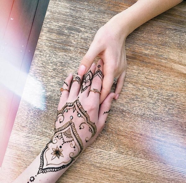 Временная тату из хны