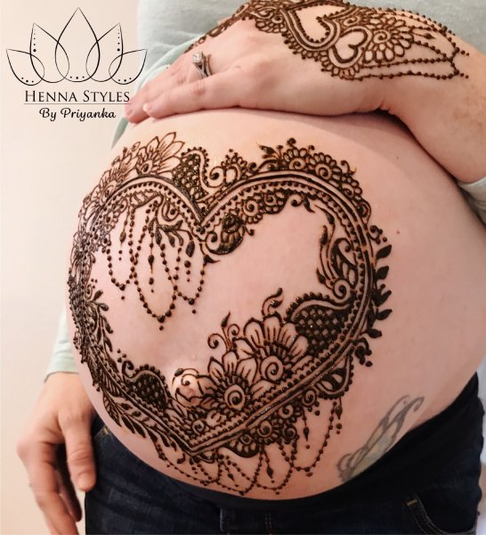 Мехенди на животе