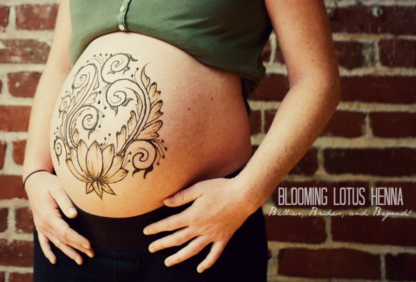 Роспись хной на животе