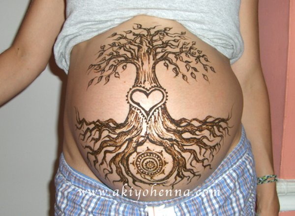 Мехенди на животике