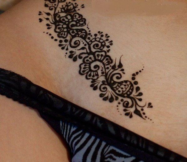 Узоры из хны на теле
