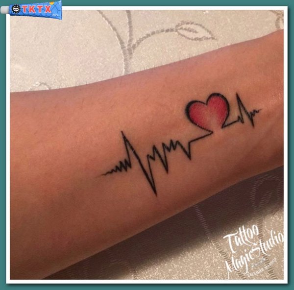 Тату кардиограмма