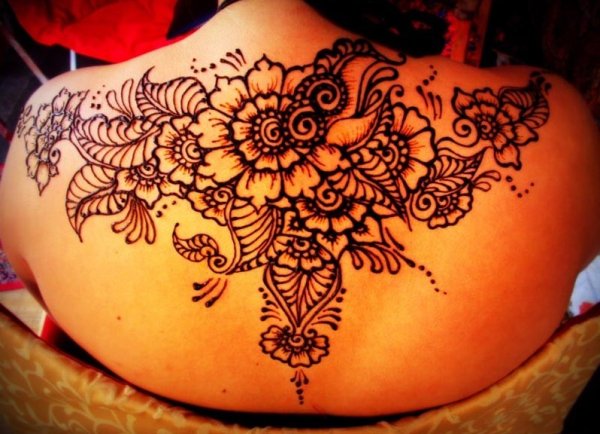 Рисунки хной на спине