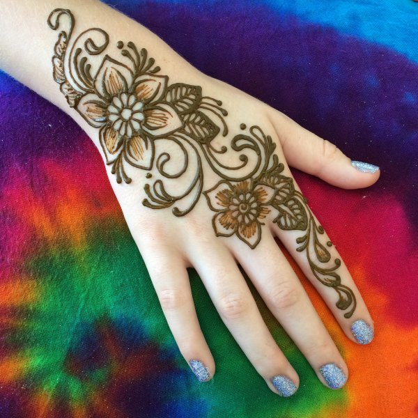 Рисунки цветной хной